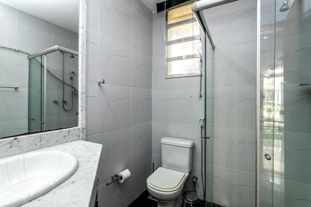 Leme Aprazivel - 3 Quartos Amplo E Confortave